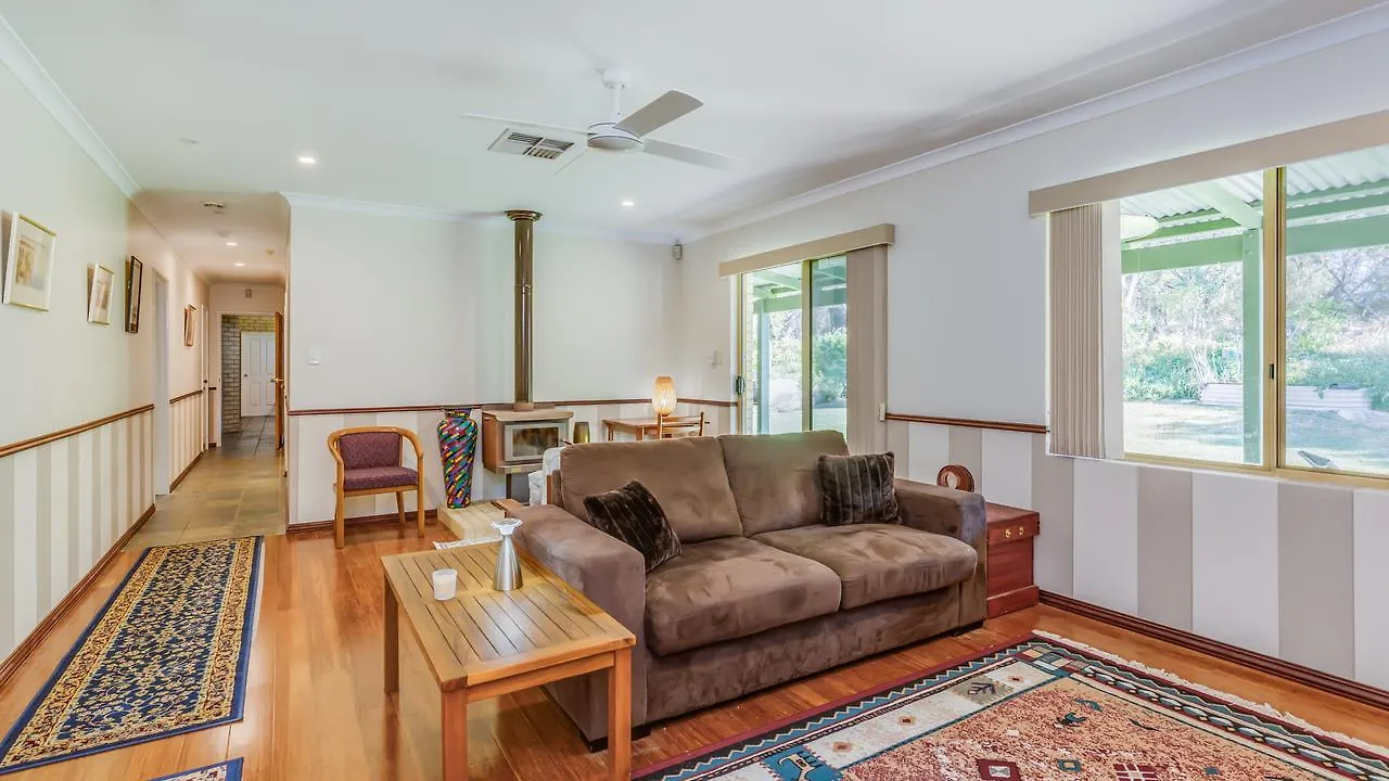 Hopeland Devonleigh Bed And Breakfast 3*,  אוסטרליה